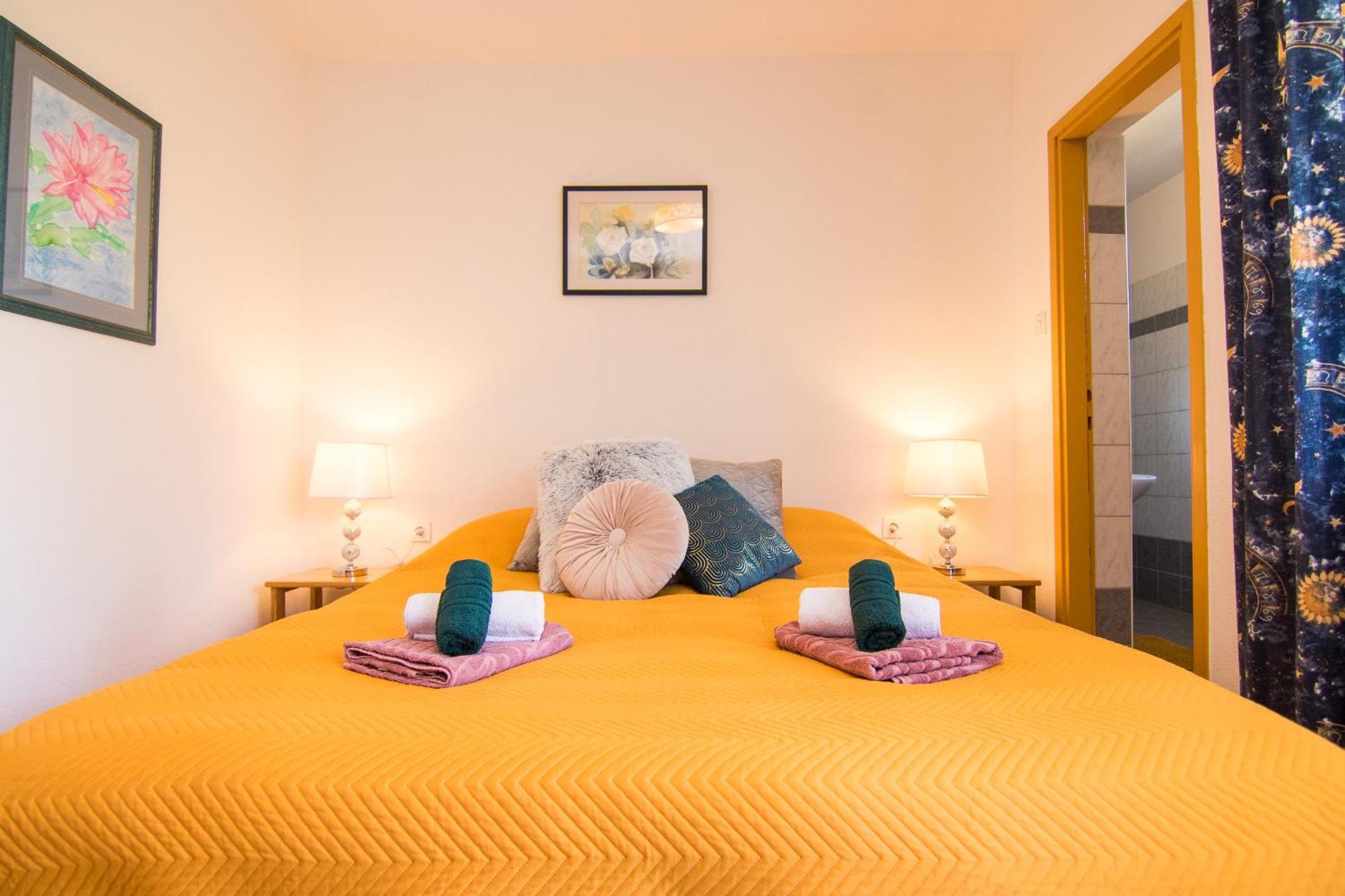 Apartments City Center Dekanic Krk Town Bagian luar foto